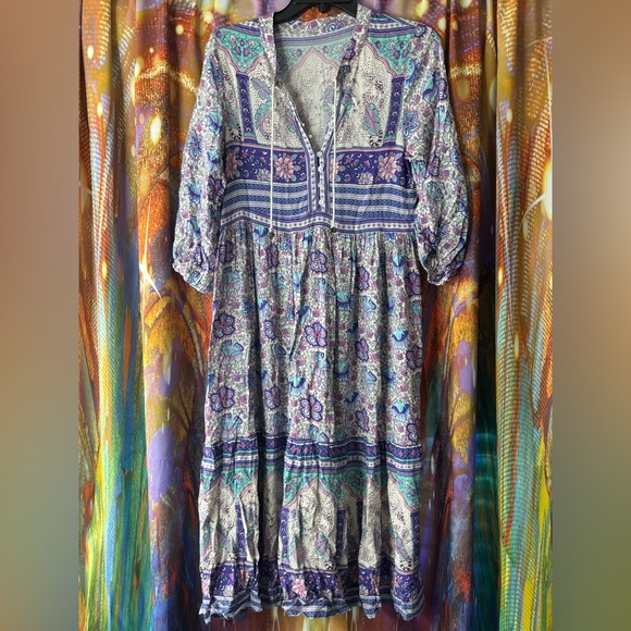 Dresses & Skirts - Boho Floral Midi Dress ✨